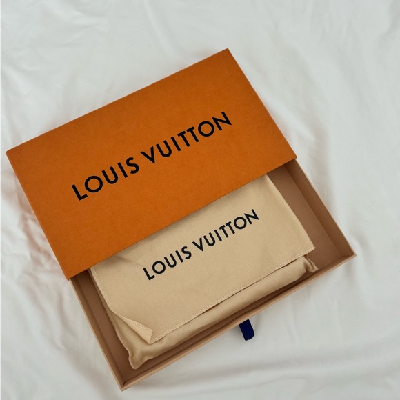 Louis Vuitton Sliding Gift Box - Like NEW! - Picture 2 of 2